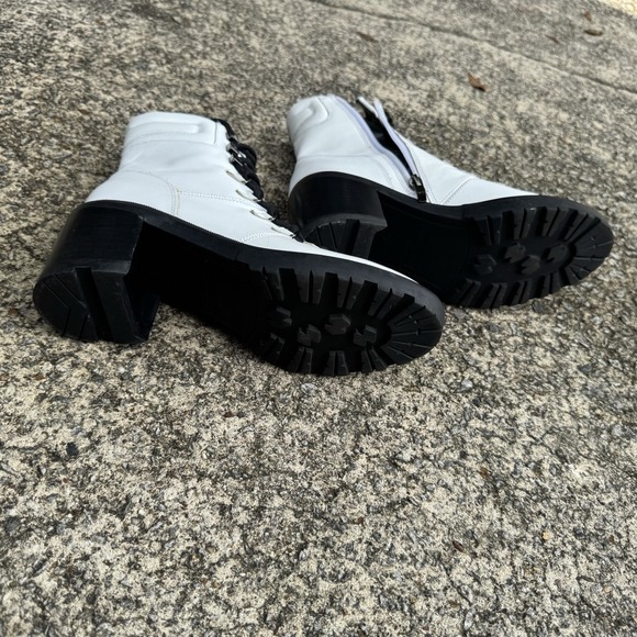 Marc Fisher Women's Sz 8 M Laboni Boot White Leather Combat With Black Lug Sole - Picture 10 of 15